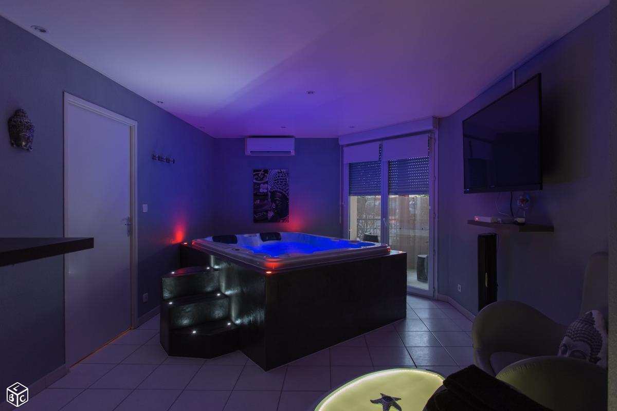 Appartement avec jacuzzi privatif