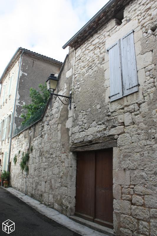 Maison dans village du Quercy -