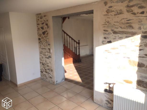 Maison pierres bourg de  110m²