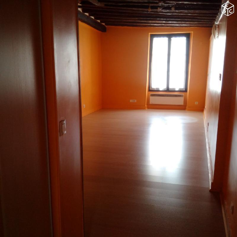 Appartement centre ville Montlhery 39m²