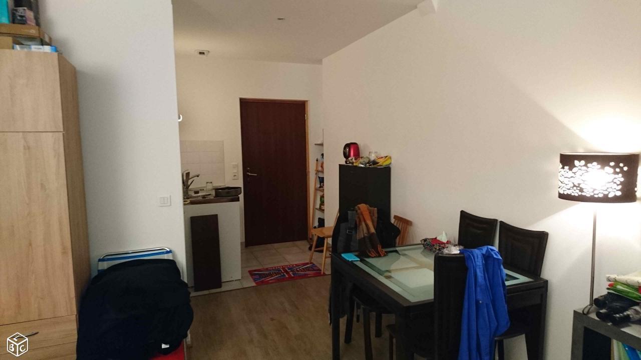 Studio 25 m² proche transports
