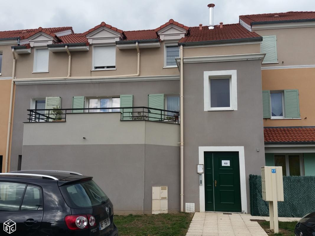 Duplex T4 avec cour à