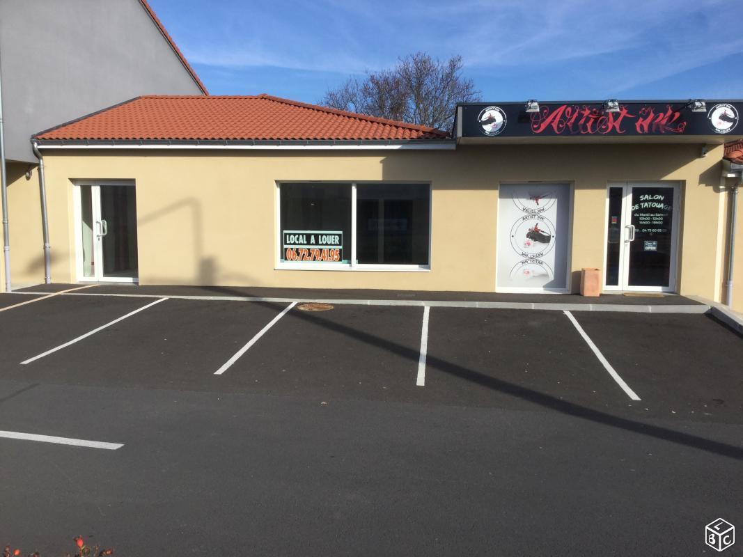 Local commercial neuf 84 m2 bon visuel