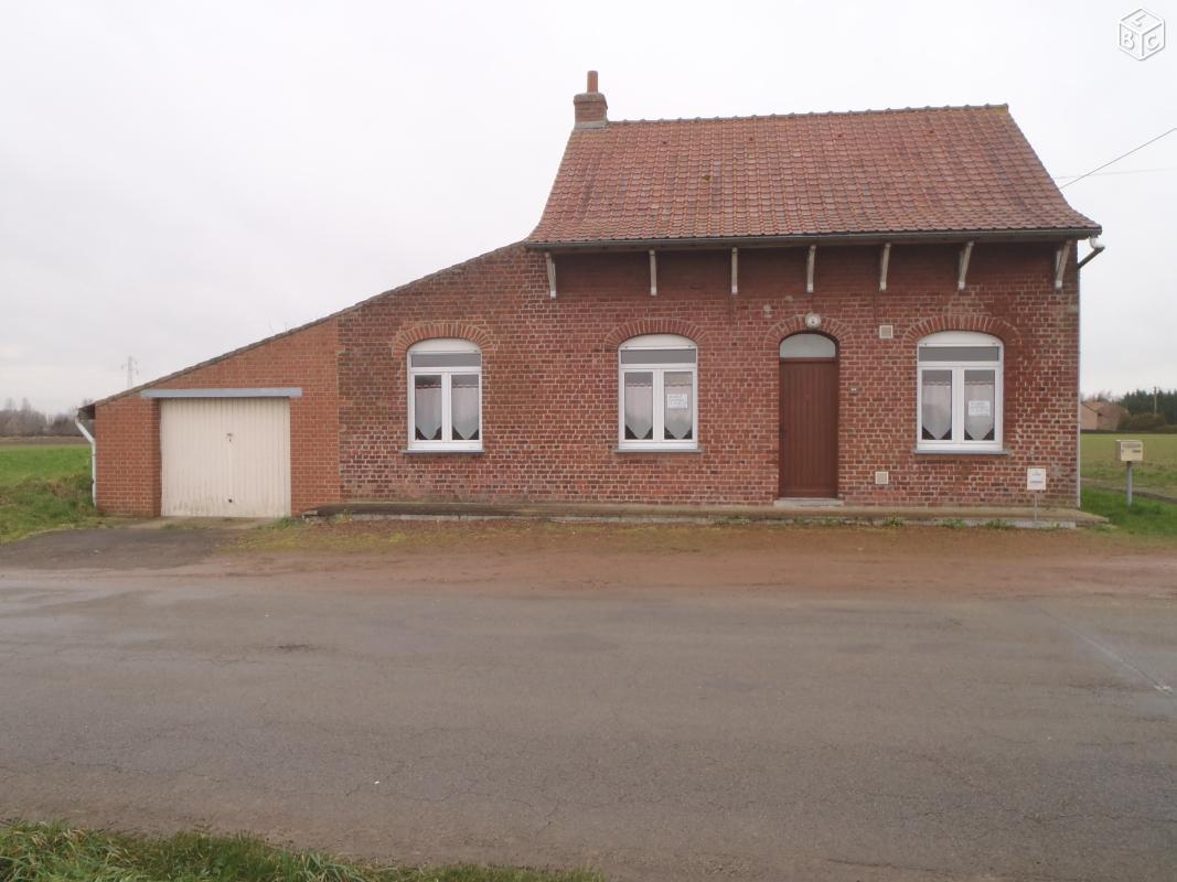 Maison individuelle à la campange avec jardin