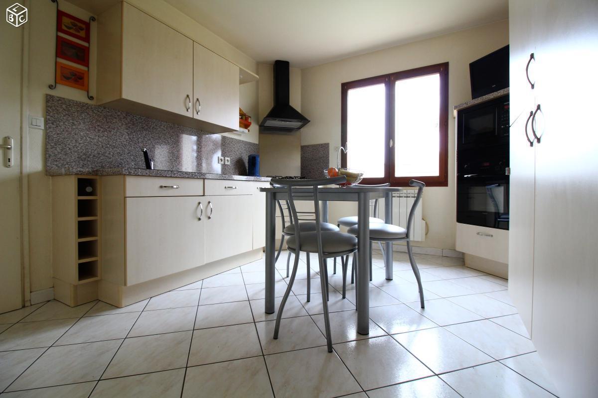 MAISON DE PLAIN-PIED  BOURG 90m² 3 ch