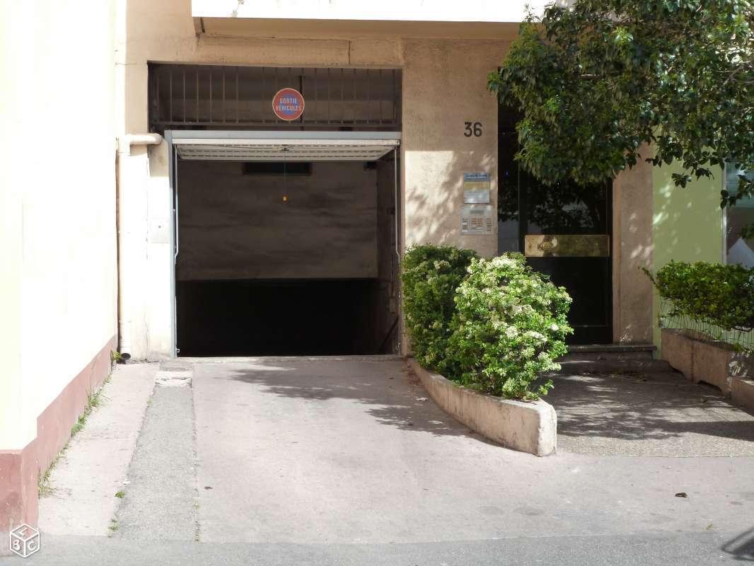 Garage - BOX fermé 14m² LE CANET 13014