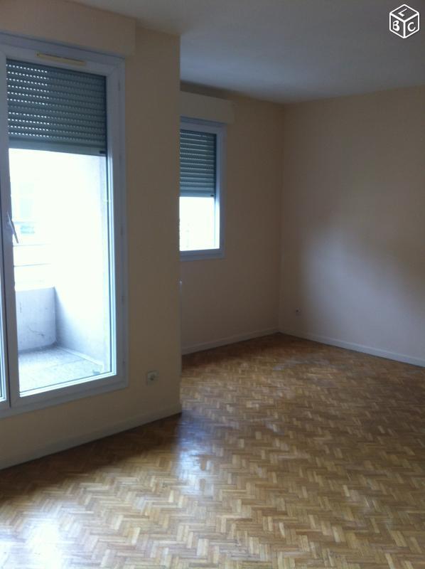 Appartement F2  3ème avec garage privé