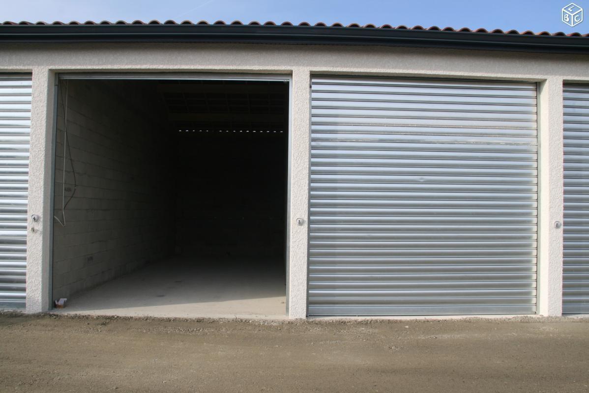 GARAGE-BOX-ENTREPOT de 31.5m2 à