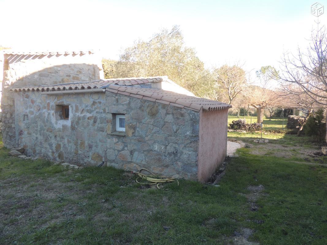 Petite maison dans les corbieres