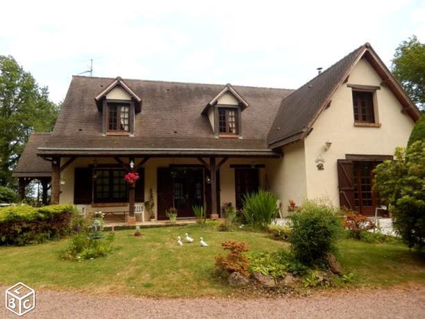 Jolie maison de 200 m2 en campagne