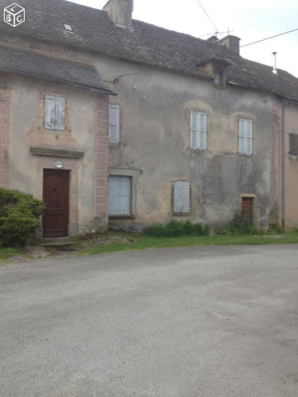 Maison pierre + dépendances 8 kms RODEZ