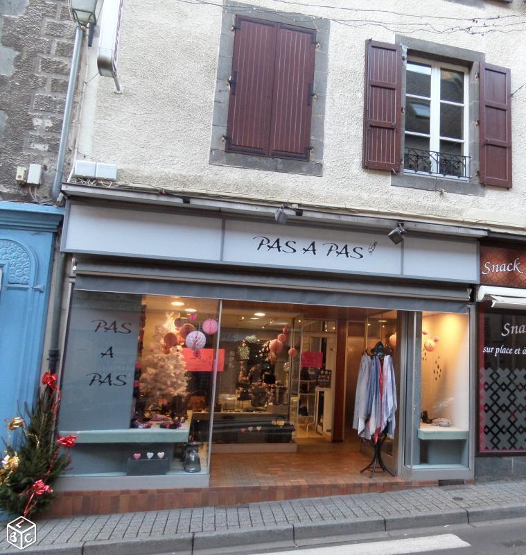 Local commercial dans le centre-ville de