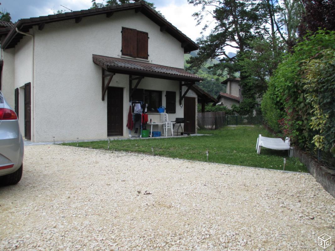 Maison 38 m2 + terrain 250 m2 à 6,5 km de Grenoble