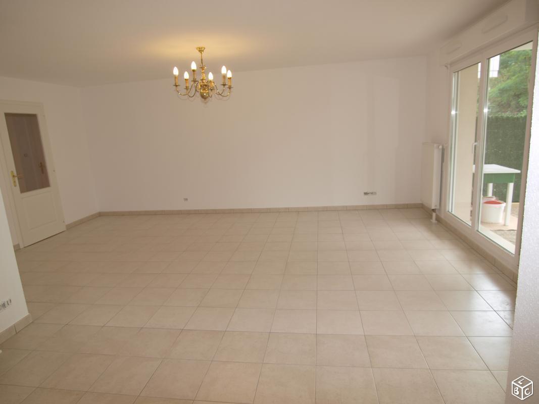 Appartement 75m2 acces direct garage 2 voitures