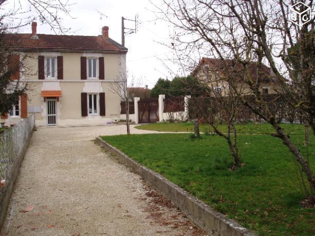 Maison ruelle sur touvre LIBRE