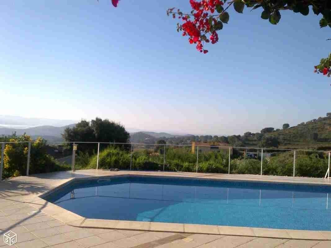 Villa de plein pied de 110 m² piscine et vue mer