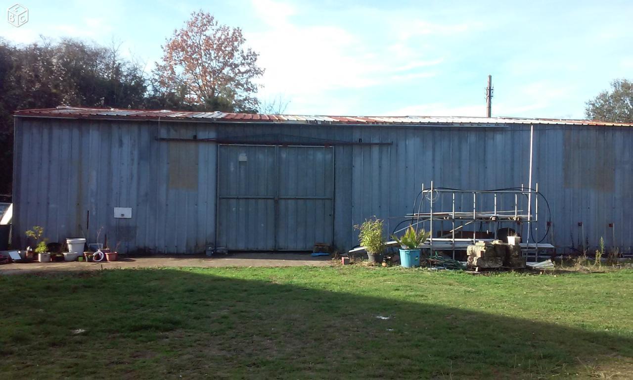 Garage ou Hangar de stockage à louer