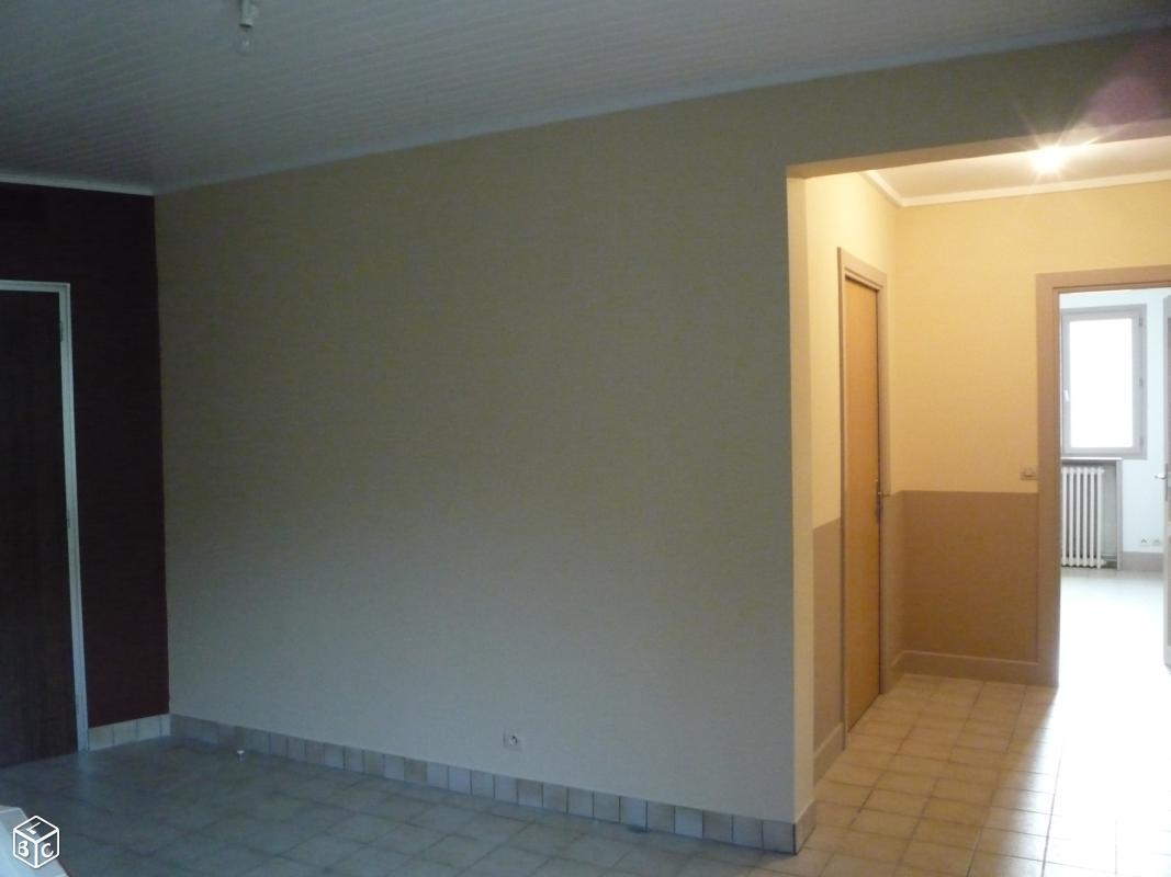 LOCATION D UN APPARTEMENT T2 . 55m2 -