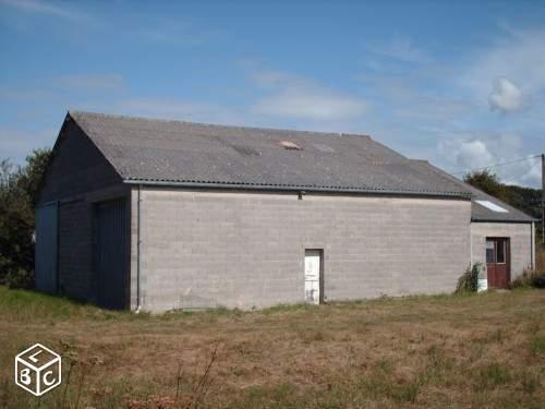 Bâtiment Hangar Atelier sur 6 000 m2 de terrain