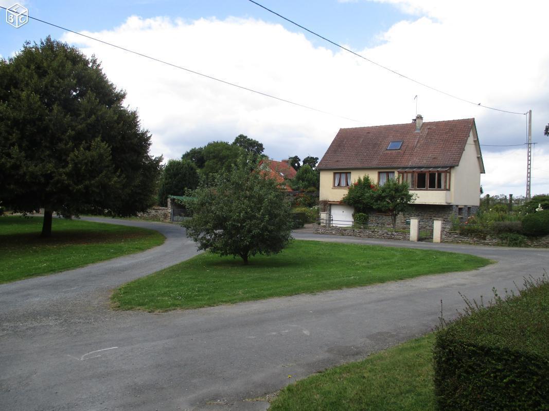 Maison, St Lô, village le Hutrel