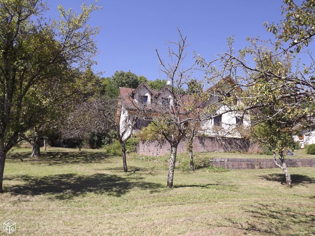 MAISON SUR TERRAIN ARBORE 15 kms de BESANCON