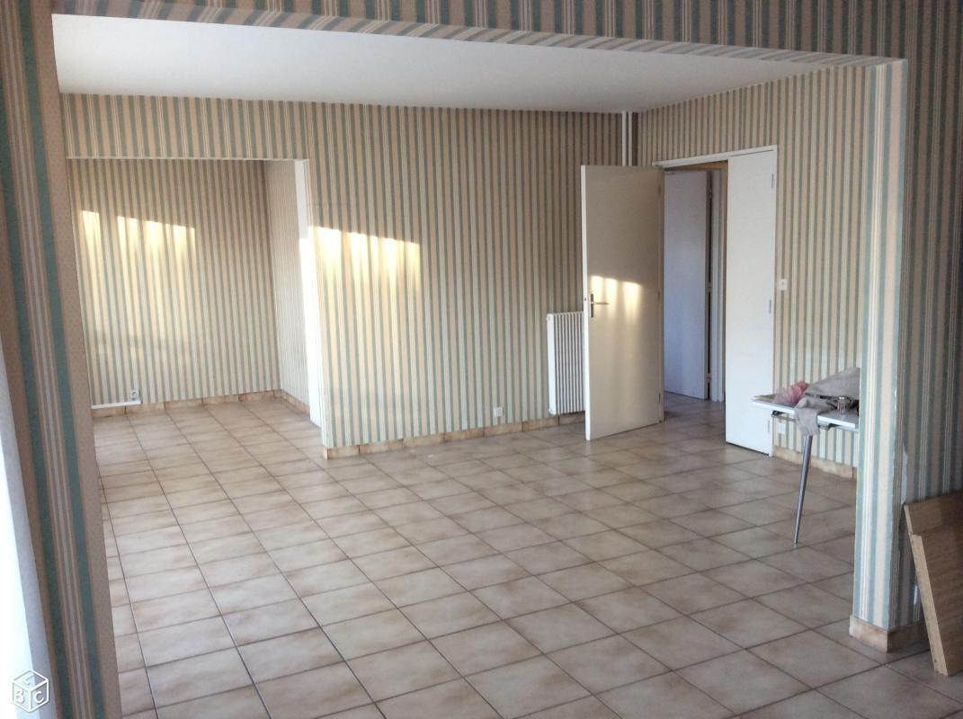 APPARTEMENT (Metro Creteil Prefecture)