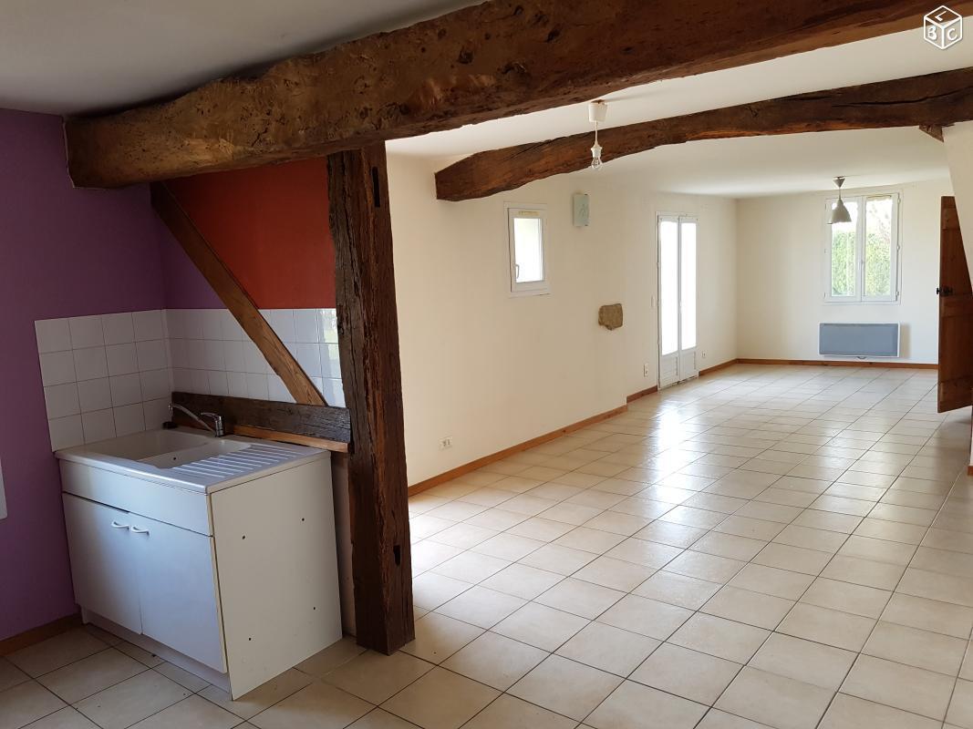 Location t4 avec jardin - isle jourdain