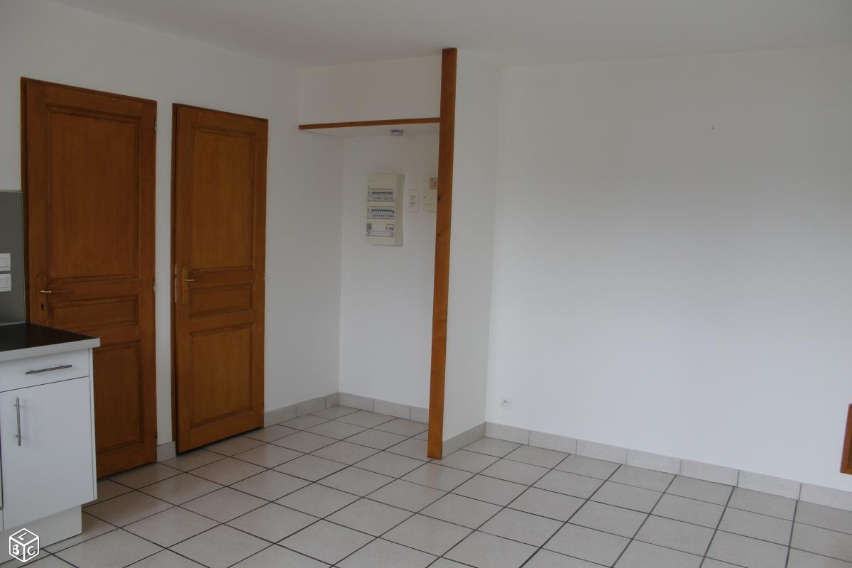 Appartement à louer à ezy sur