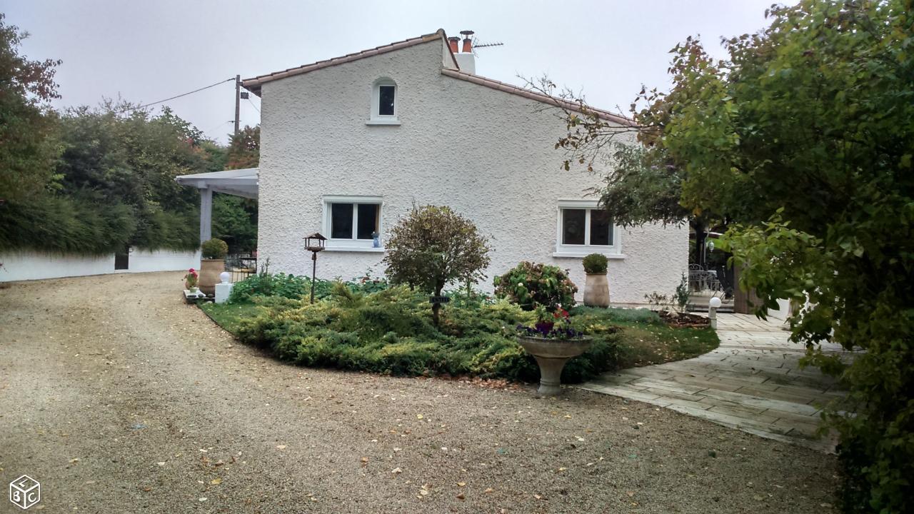 Superbe maison avec piscine /