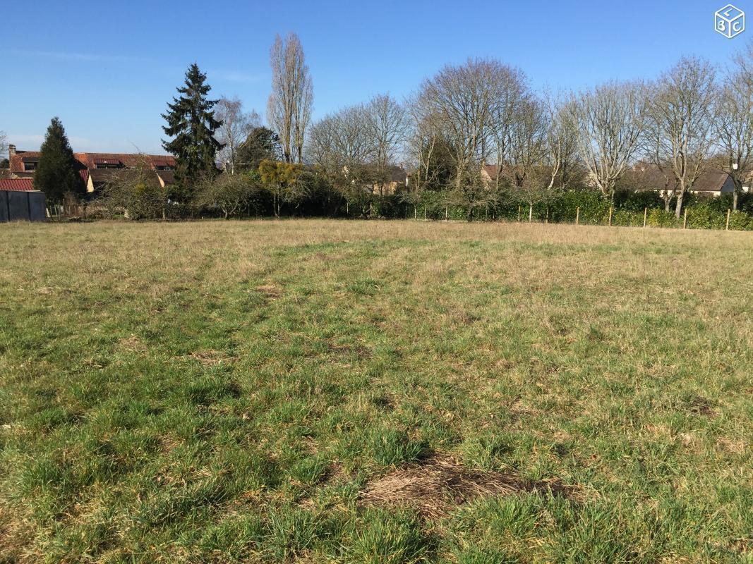 Terrain de 750m² hors lotissement