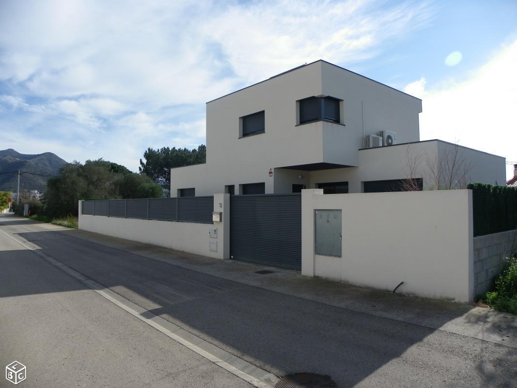 Villa moderne 2015 pays catalan 160m² 4ch piscine