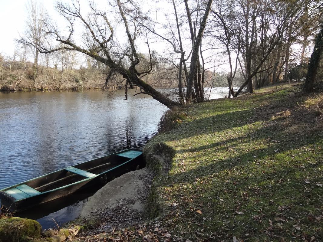 RARE, bord de creuse avec maisonnette