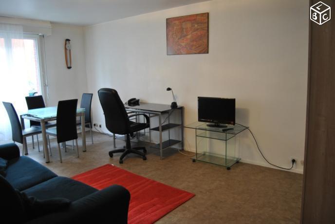 A louer Studio meublé 31M2+Pkg-quartier Vauban