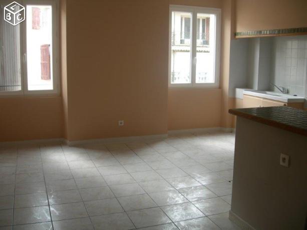 Appartement- t3 - 2 etage - spacieux et lumineux