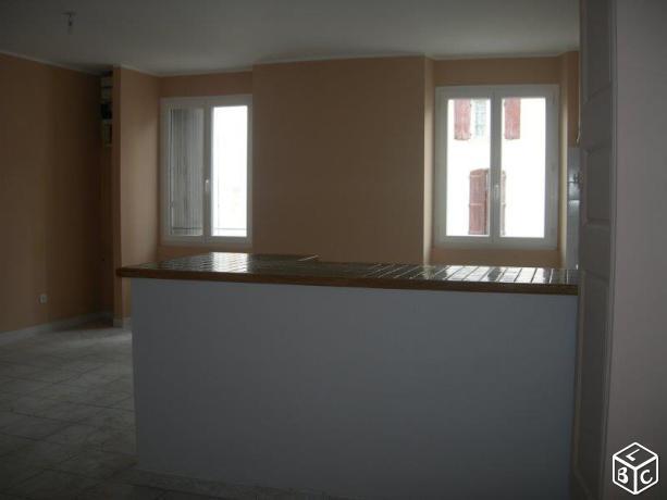 Appartement- t3 - 2 etage - spacieux et lumineux