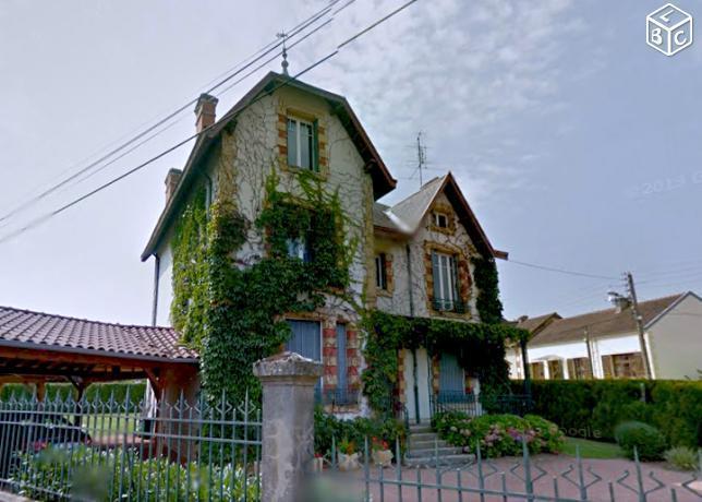 Grande et belle maison familiale (71 proche Lyon)