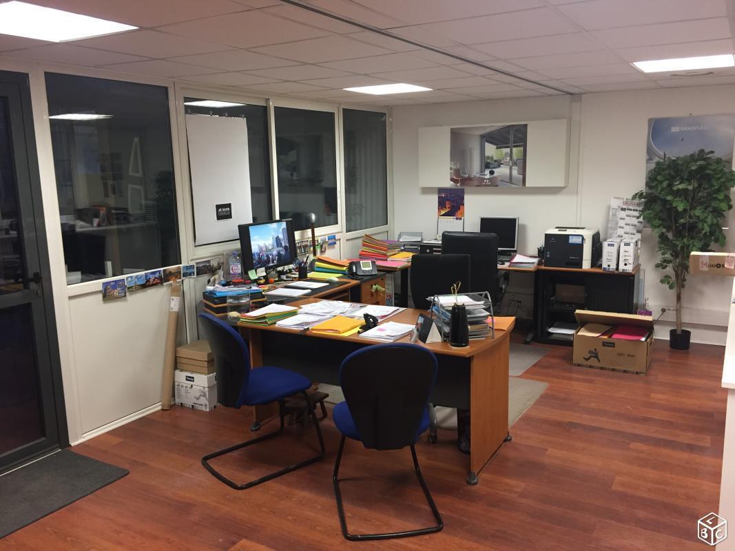 Local professionnel de 400m2