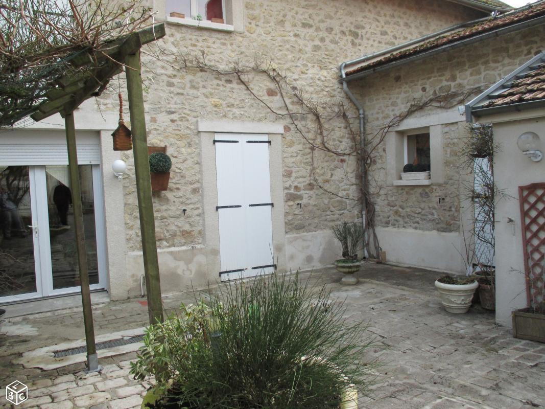 Maison de village 170 m2 + dépendance