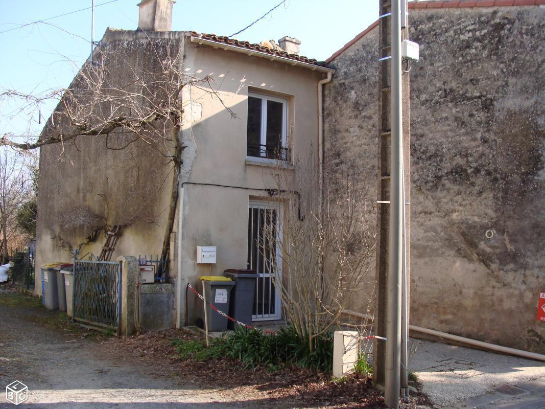 - Maison avec jardin T2 meublée libre