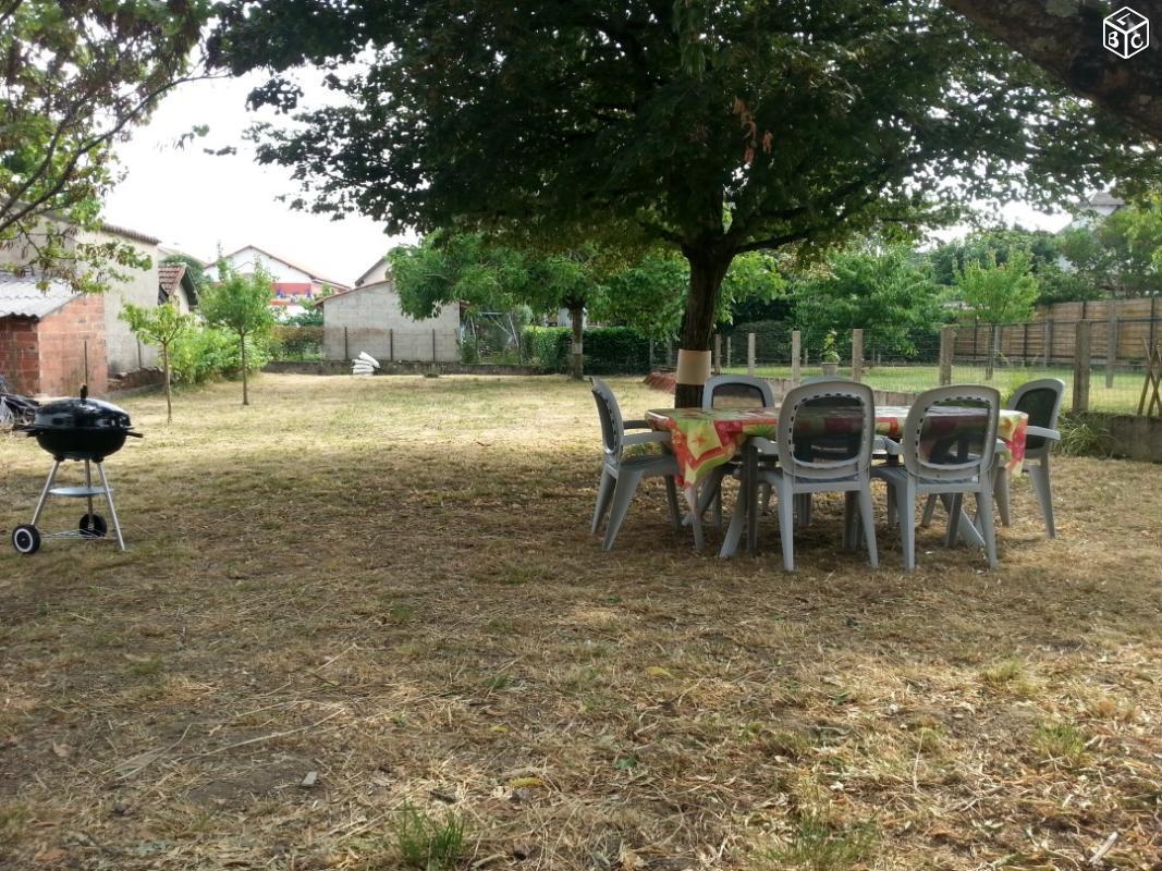 Maisonnette de ville T3 avec jardin arboré et cave