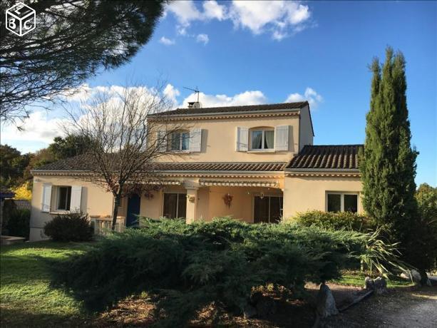 Maison 6 pièces 245 m²