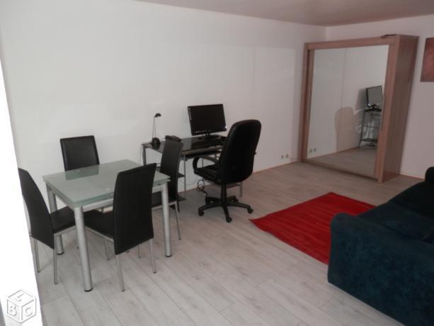 Part. loue gd Studio 32m2 + park. -  VAUBAN