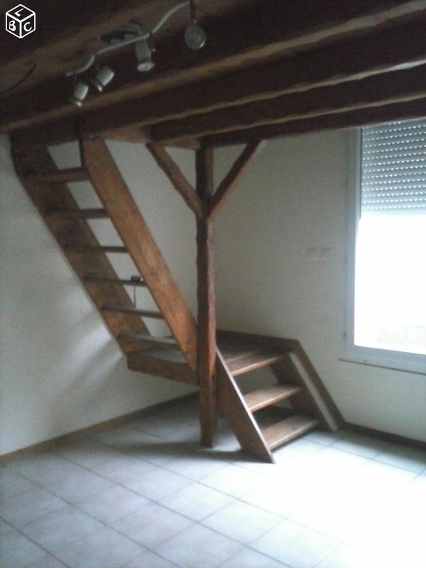 T1 BIS + MEZZANINE dans une maison