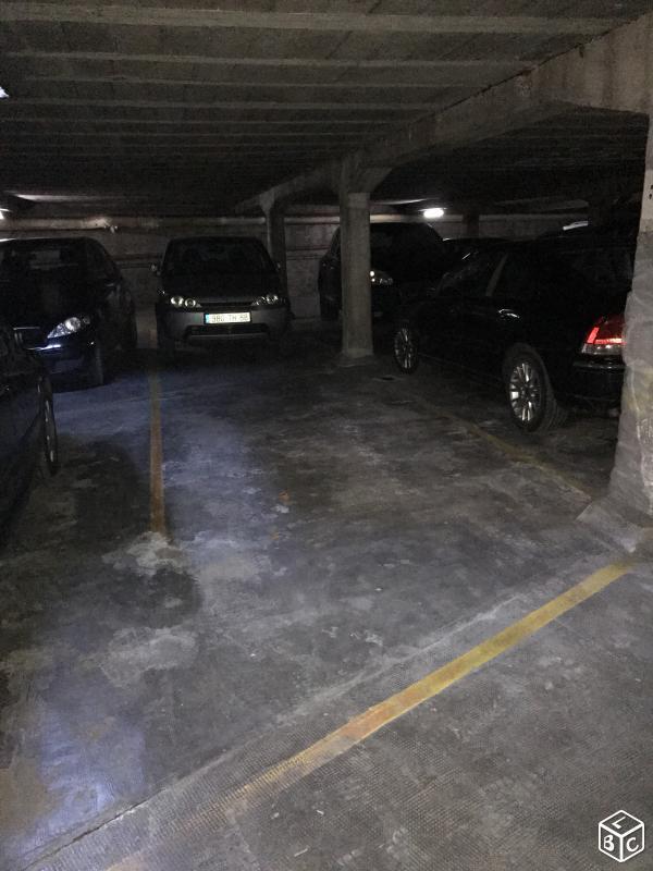 Large place de parking sécurisé à Épinal