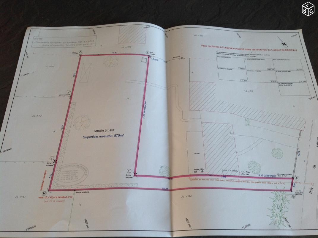 Terrain clos non viabilisé de 870 m2