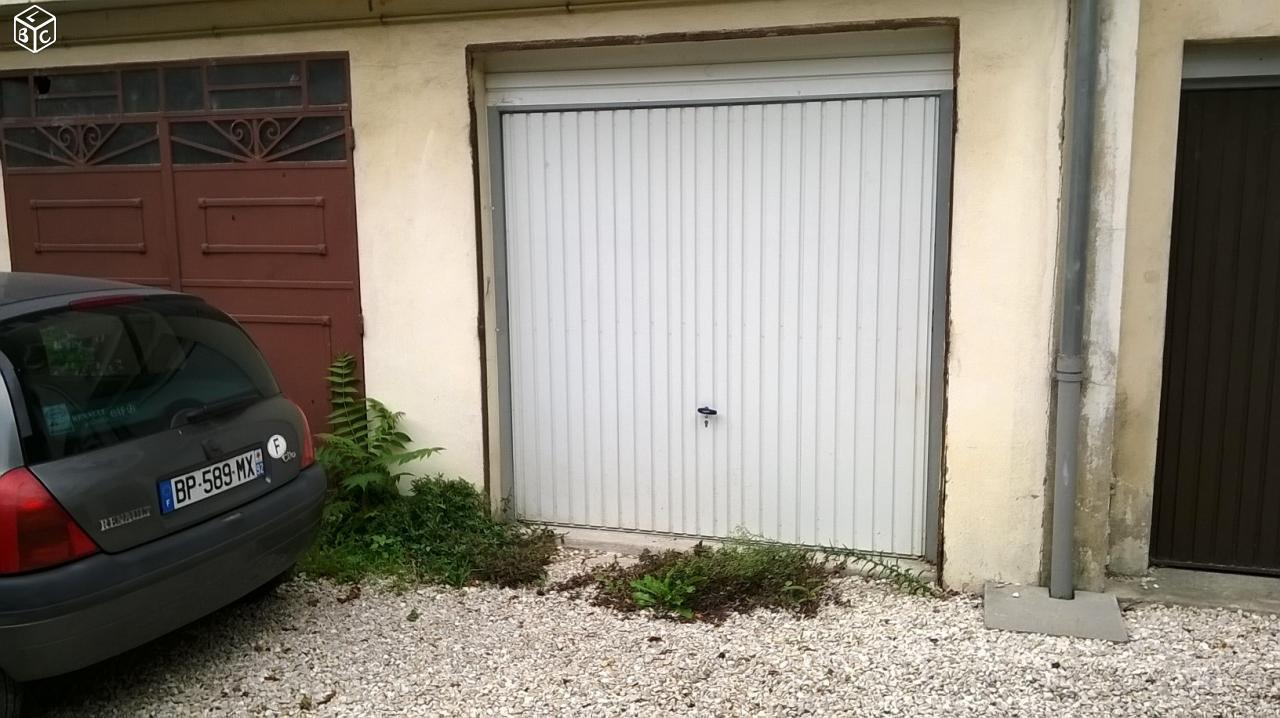 Garage-Box Saint Maur, Adamville, petit prix