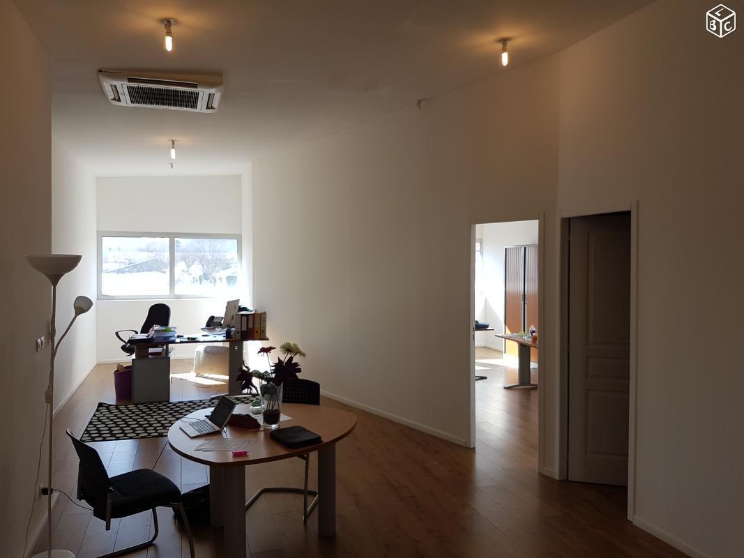 Bureau 105m2 à Irigny (5 minutes de )