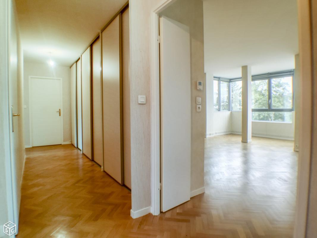Appartement 4 pièces 88 m² + garage fermé