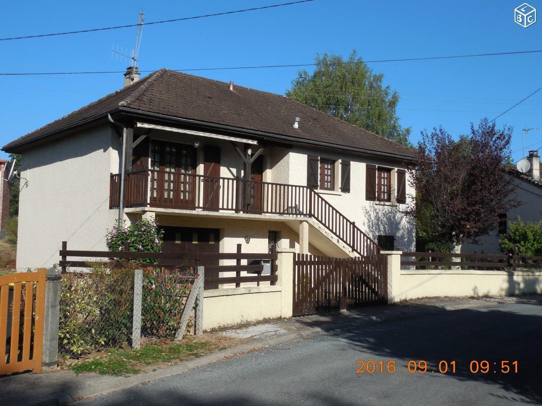 Belle maison dans village toutes commodités à pied