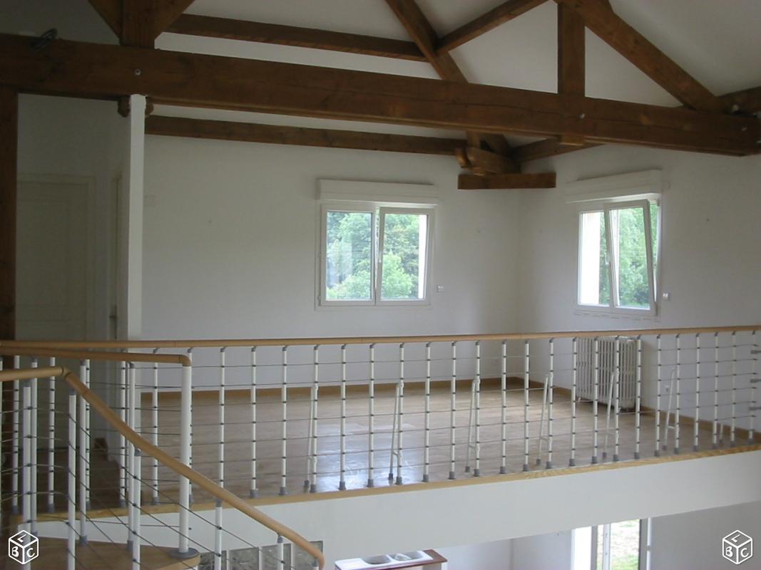 Grande chambre dans maison Loft avec jardin